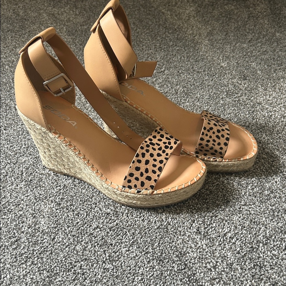 Soda Tan and Black Patterned Wedges